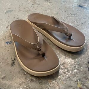 Olukai Nu’a Pi’o Platform Flip Flops Women’s Size 9